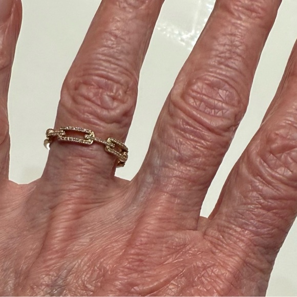 Wonderful 14k Yellow Gold Diamond Chain Link Ring - Picture 6 of 10
